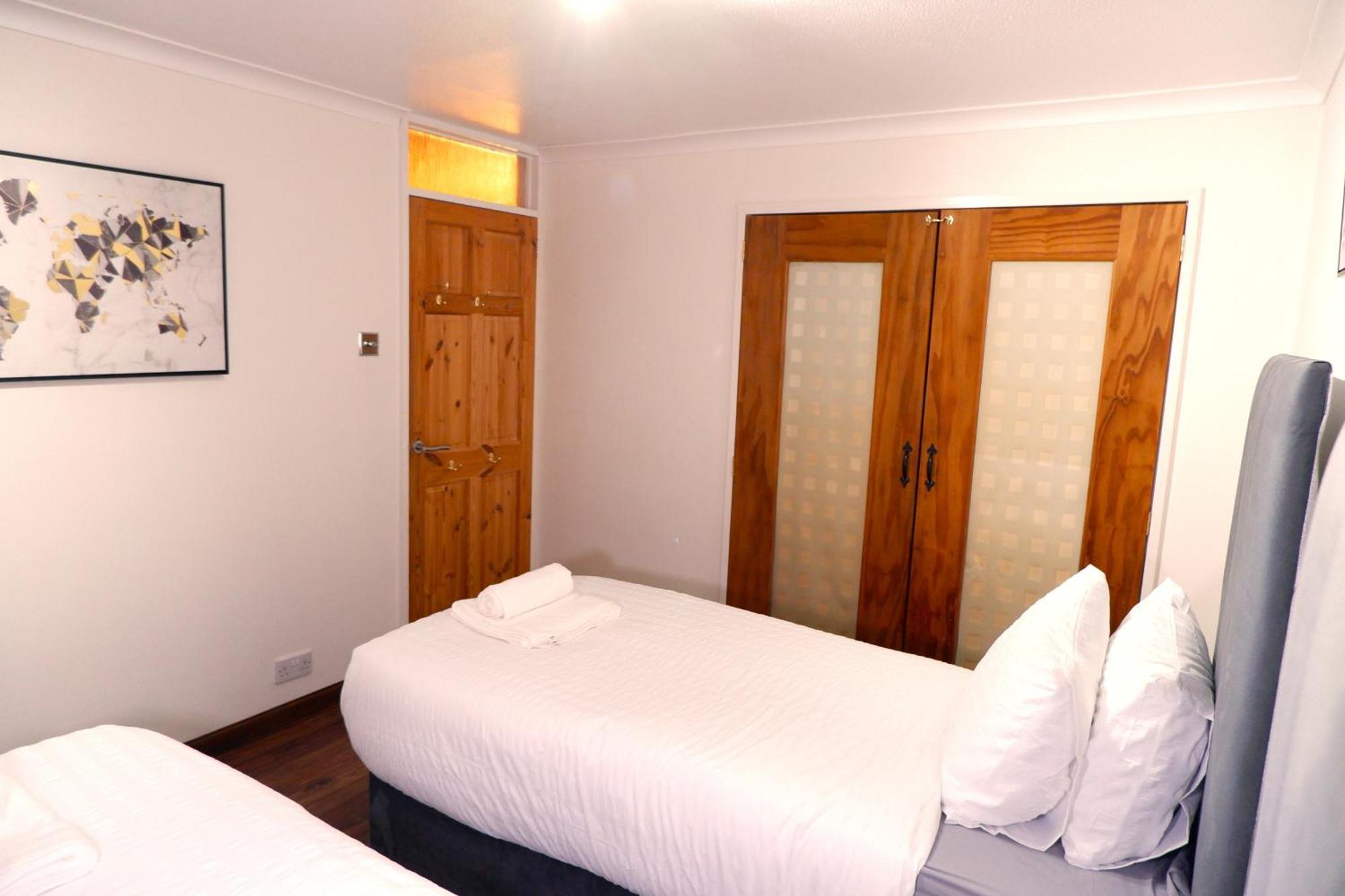 Dundridge Home - Morden Urban Living - Sleeps Up To 9 Guests & Private Parking For 2 Vehicles Bristol Dış mekan fotoğraf