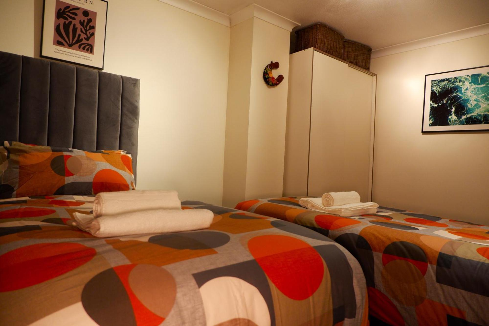 Dundridge Home - Morden Urban Living - Sleeps Up To 9 Guests & Private Parking For 2 Vehicles Bristol Dış mekan fotoğraf