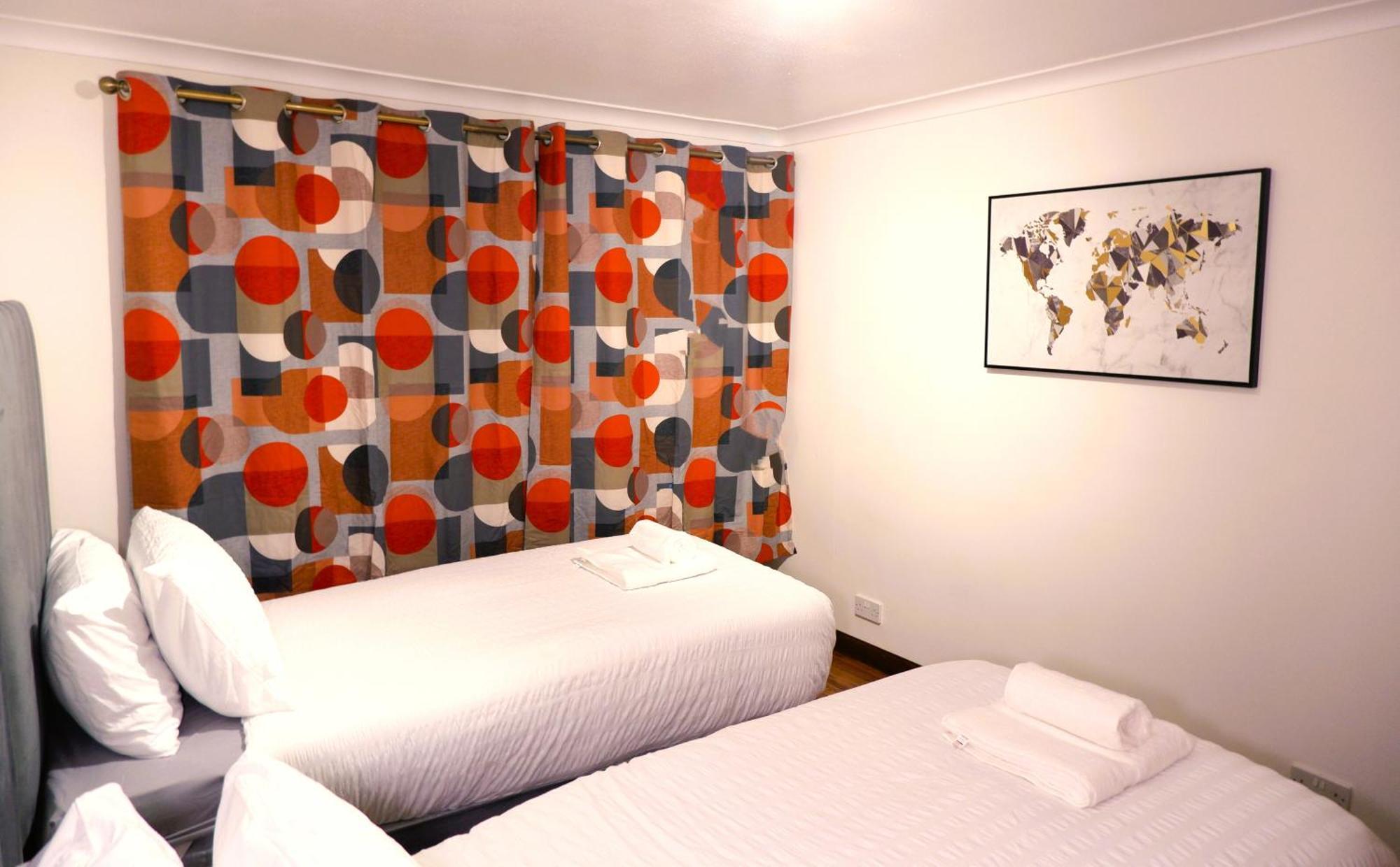 Dundridge Home - Morden Urban Living - Sleeps Up To 9 Guests & Private Parking For 2 Vehicles Bristol Dış mekan fotoğraf